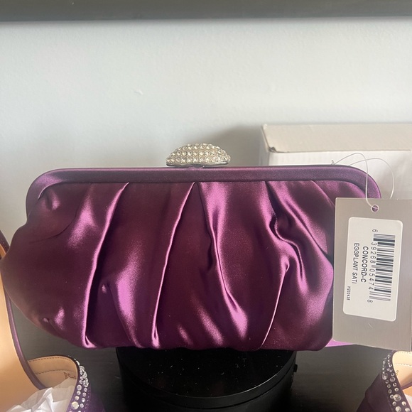 Women's Deep Purple/Plum Satin Heels  Size 8 and Clutch - Picture 6 of 10